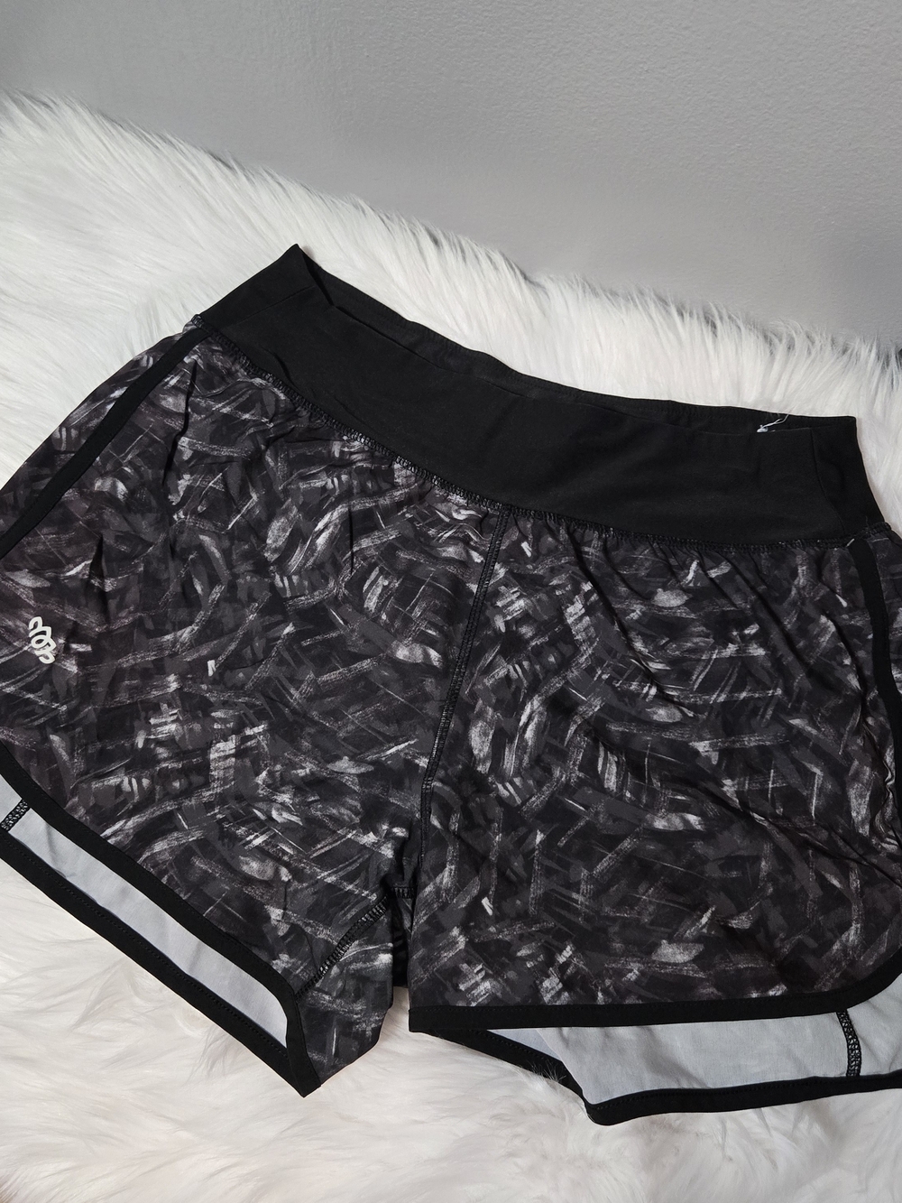 Maurices In Motion Black Patterned Athletic Shorts